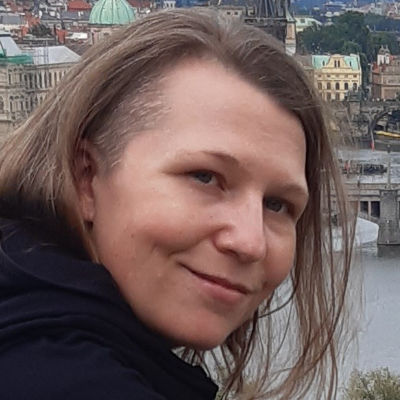 ESSENCE OF BELLYDANCE™ Classes in Klagenfurt, Österreich - Elena Stoißer